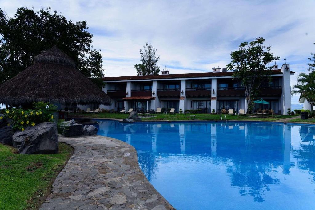 Bazén v ubytování Radisson Hotel Tapatio Guadalajara Aeropuerto nebo v jeho okolí