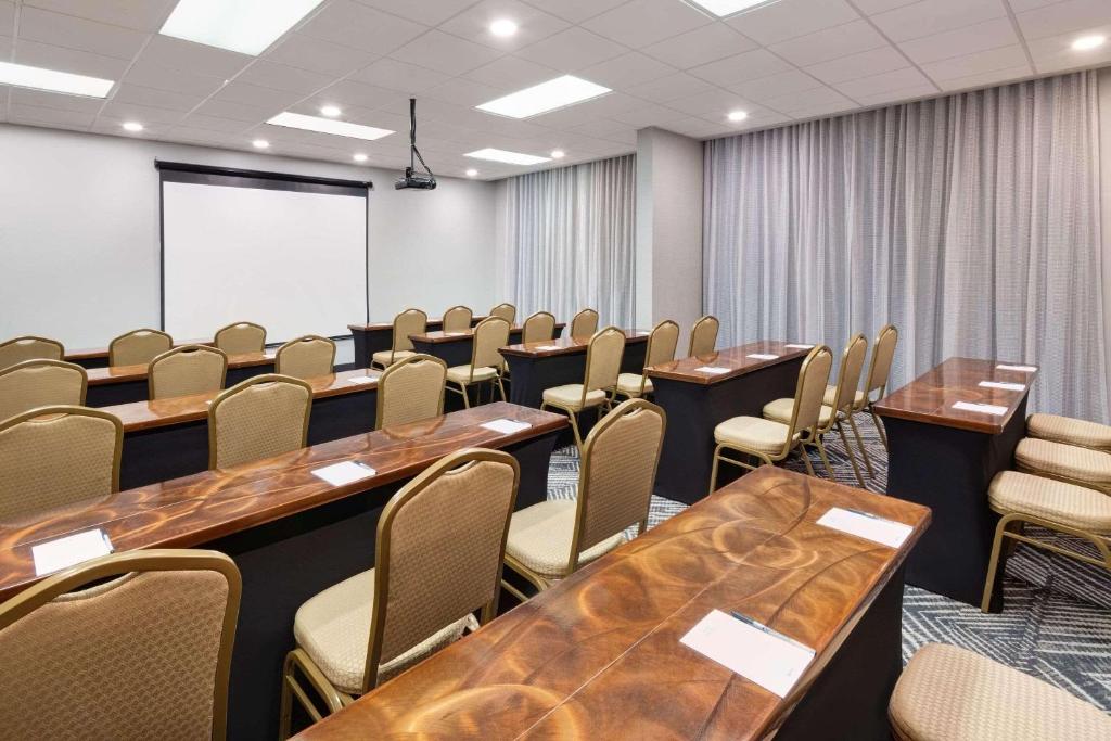 Radisson Hotel Nashville Airport photo