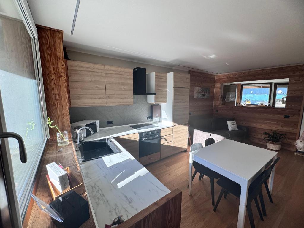 Kuchyň nebo kuchyňský kout v ubytování Residenze Vezza - Il Larice -
