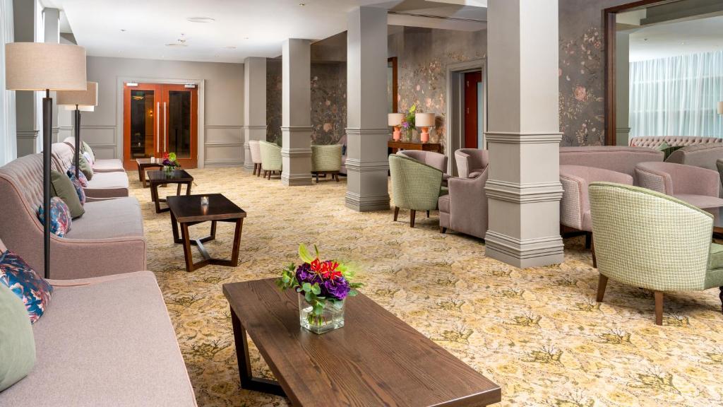 Un lugar para sentarse en Dunboyne Castle Hotel & Spa