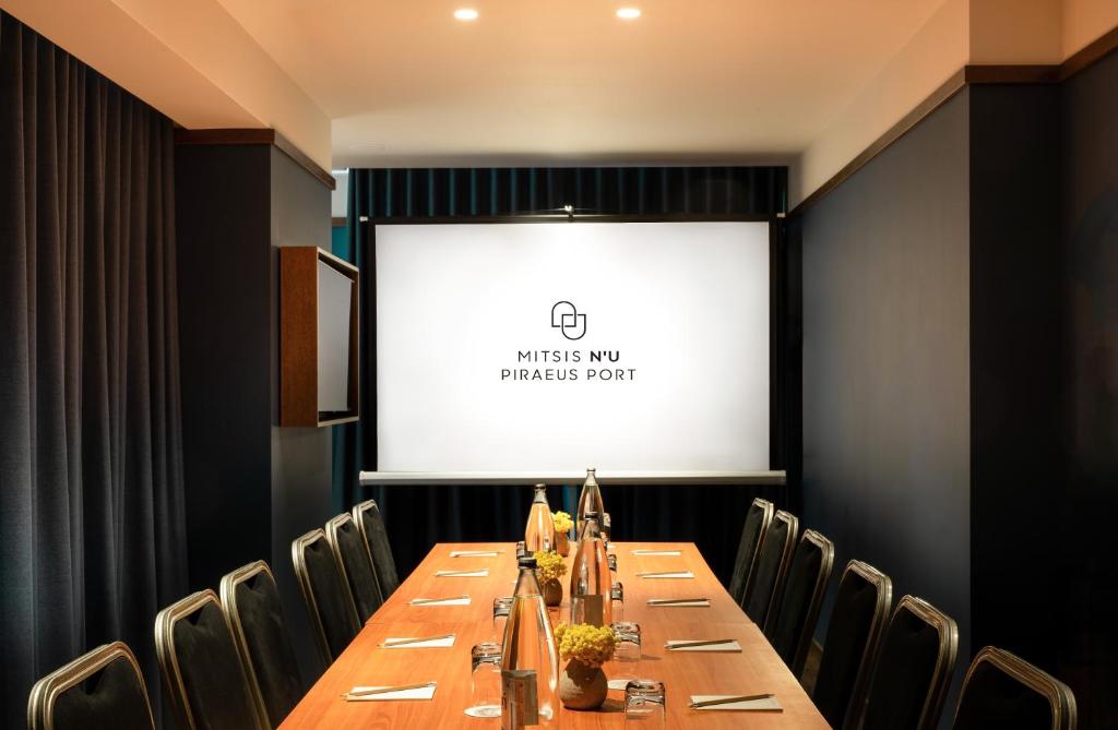 Mitsis N'U Piraeus Port - Resim 35