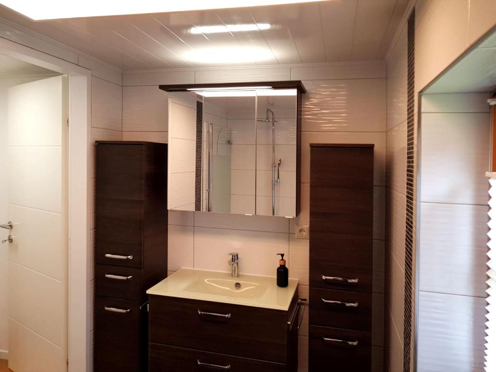 Koupelna v ubytování Ferienhaus TraunseeStrand