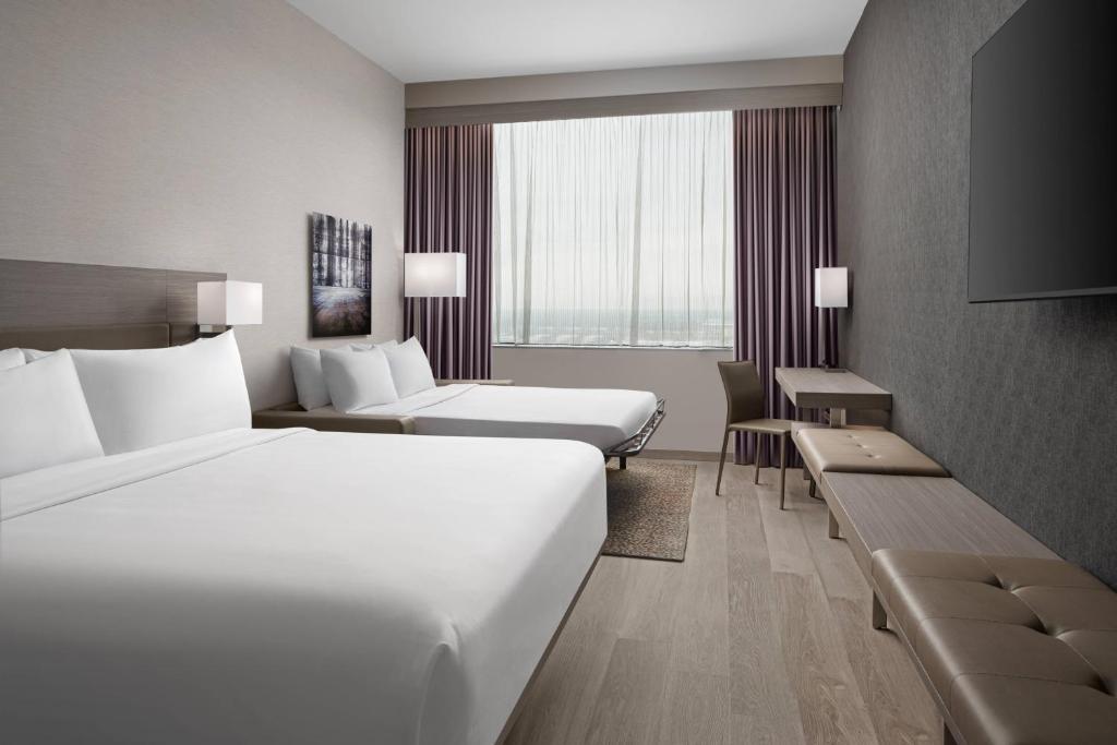 AC Hotel by Marriott Orlando Downtown - King Gangkamer Met Bankbed En Uitzicht Op De Stad