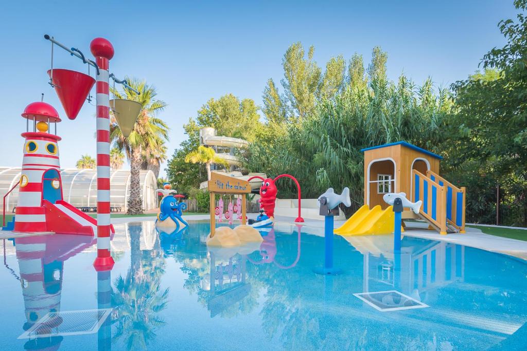 Bazén v ubytování Camping Le Méditerranée Argelès - Domaine piétonnier nebo v jeho okolí