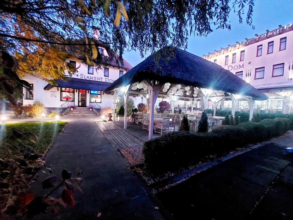 Budova, kde se hotel nachází