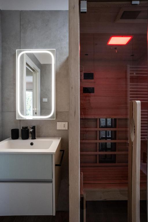 Koupelna v ubytování LuxeDesign Apartment