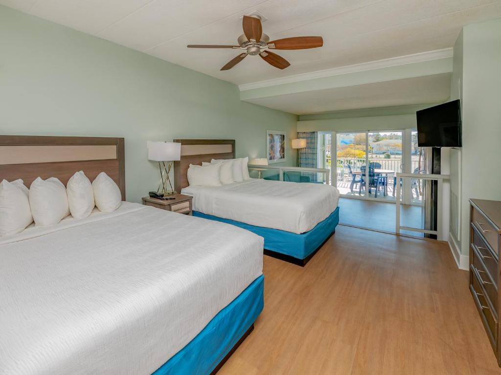 Commander Hotel & Suites - Suite With Pool View And Balcony