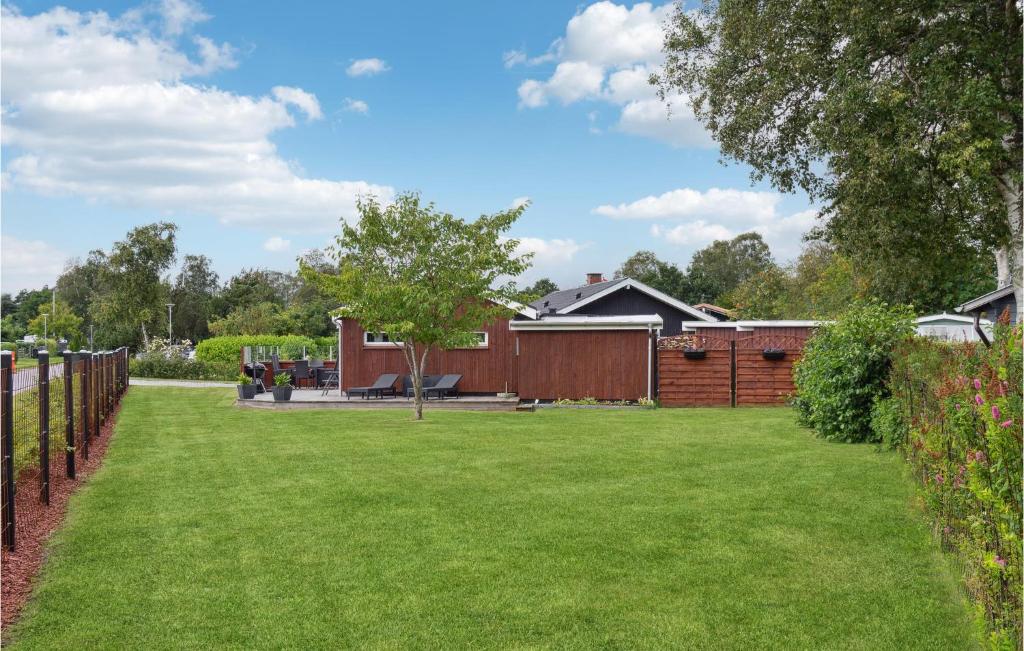 Zahrada ubytování Pet Friendly Home In Grenaa With Wifi