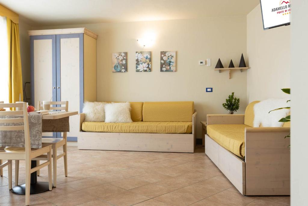 Residence Adamello Resort - Two-Bedroom Apartment With Balcony