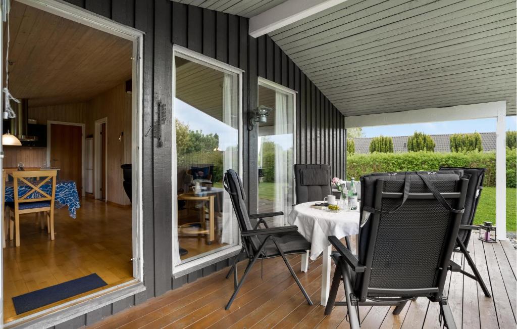 A balcony or terrace at 3 Bedroom Stunning Home In Odder