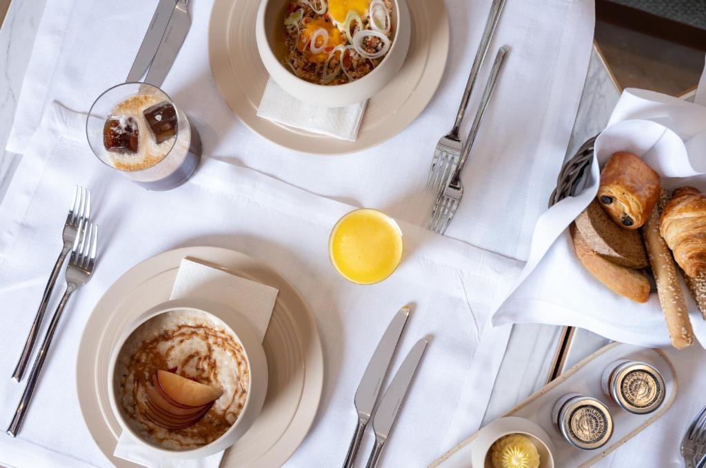 Mitsis N'U Piraeus Port - Resim 23