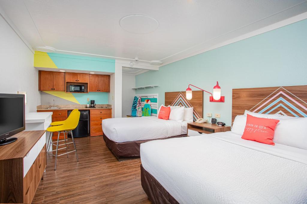 Beachside Hotel and Suites - 