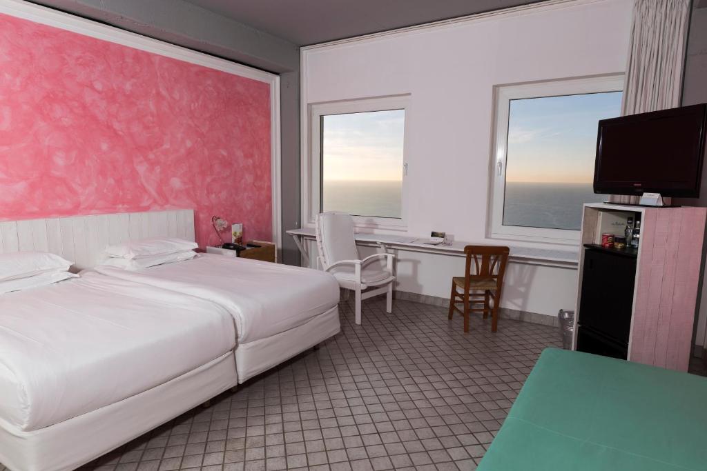 A television and/or entertainment centre at The Marmara Antalya