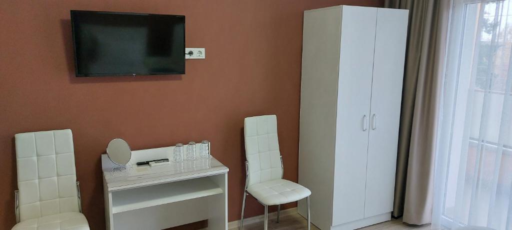 TV a/nebo společenská místnost v ubytování ALEKSANDAR - guest rooms