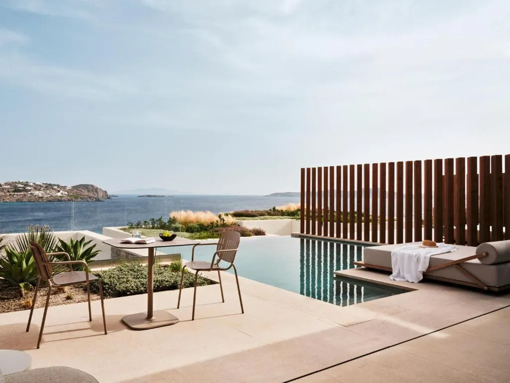 The Coast Grand Suite with Pool and Sea View