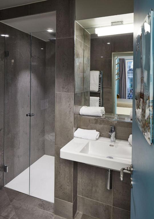 Hôtel de Roubaix - Triple Room (2 Adults + 1 Child)