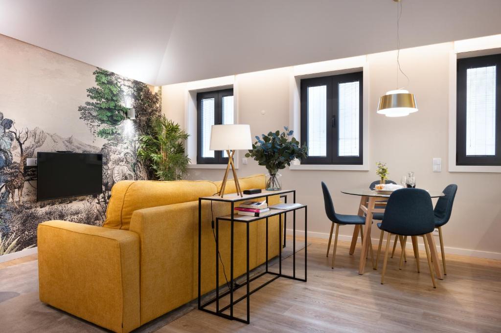 Savannah Apartment, by Bolhão Residences - Housity