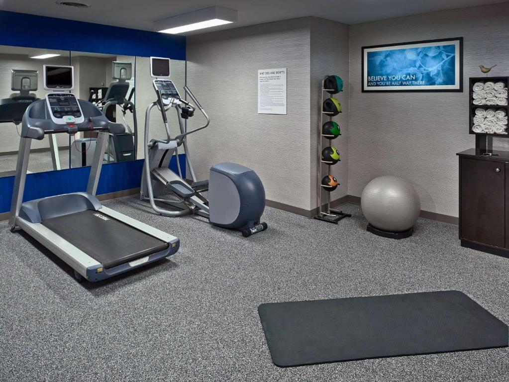 Fitness centrum a/nebo fitness zařízení v ubytování Sonesta ES Suites Princeton