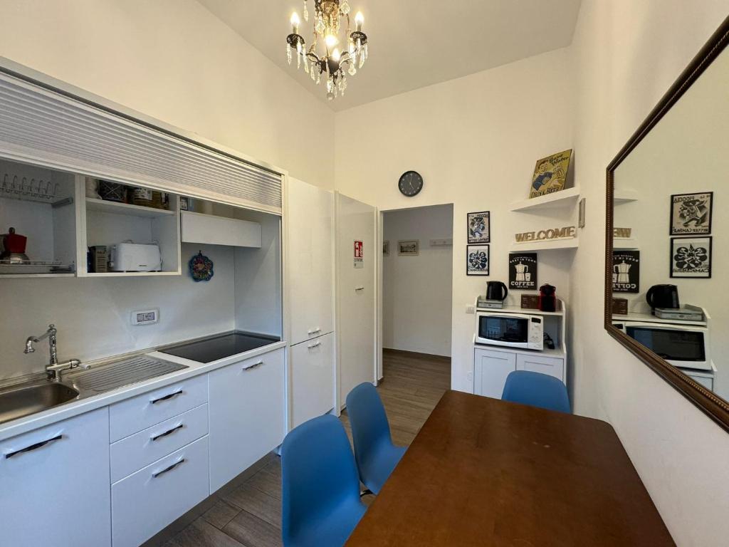 A kitchen or kitchenette at Casa Marin - Metro Malatesta