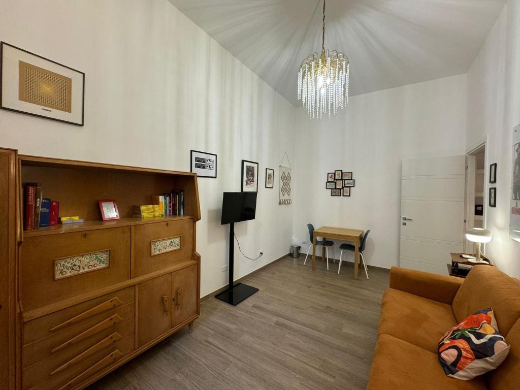 A television and/or entertainment centre at Casa Marin - Metro Malatesta