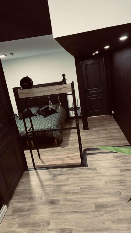 Postel nebo postele na pokoji v ubytování Magnifique Loft 35m2 Jacuzzi RVB NIGHT 1
