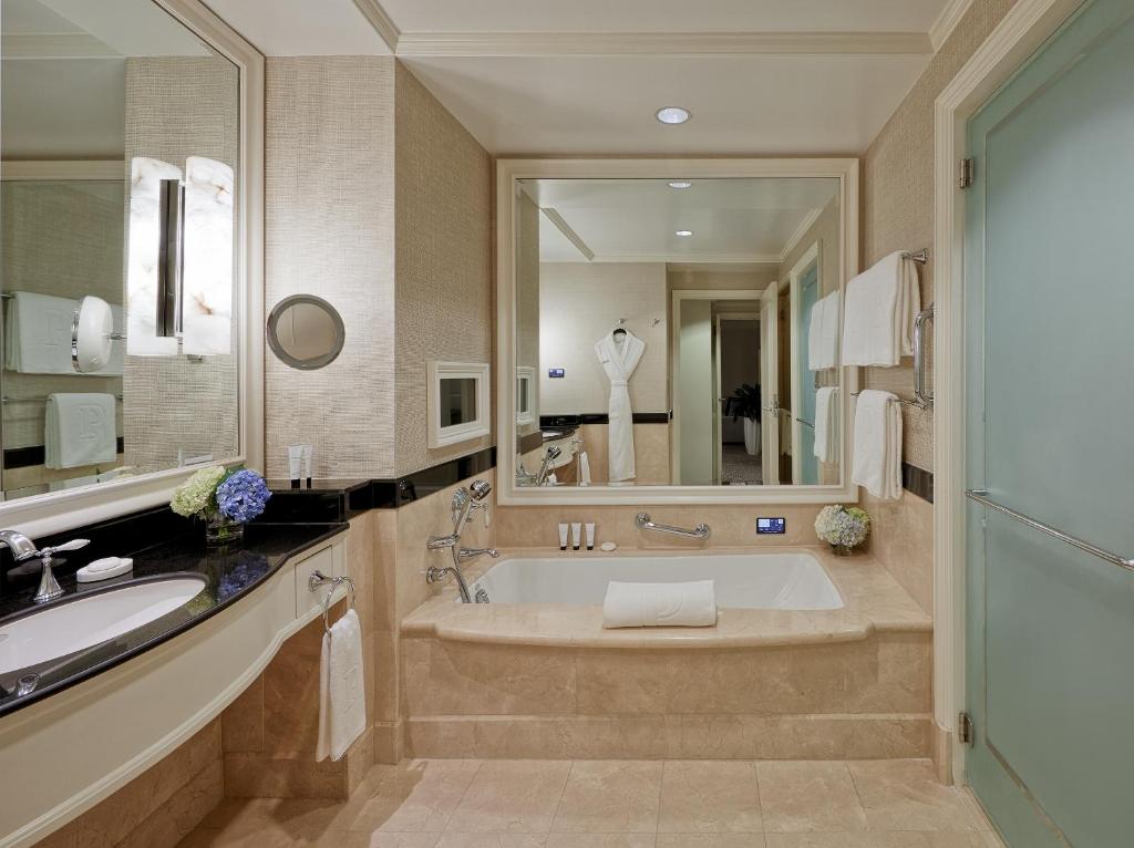 The Peninsula New York - Superior King Room