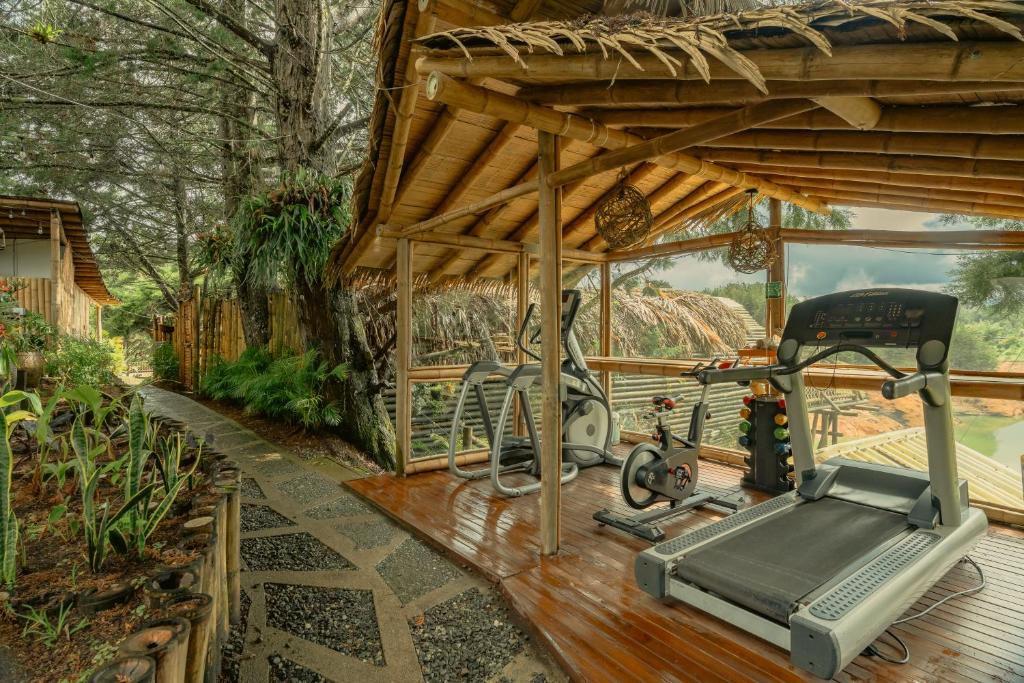 Fitness centrum a/nebo fitness zařízení v ubytování Atma Villas