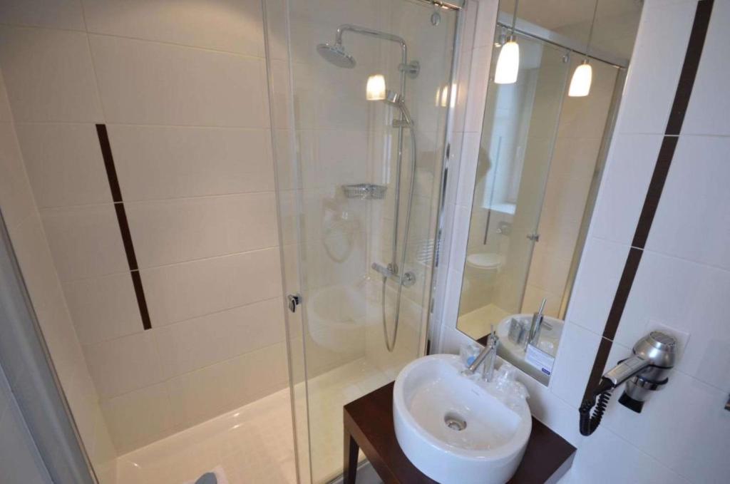 Best Western Dijon Centre Gare - Resim 14