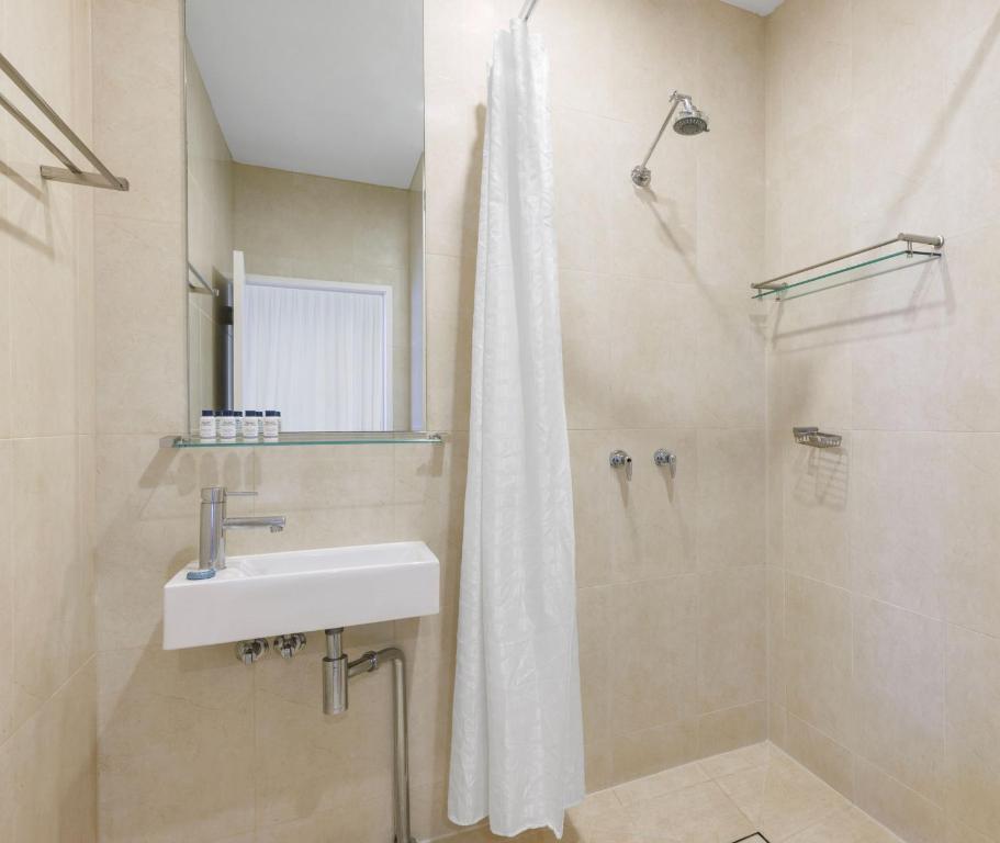 Oaks Melbourne on Collins Suites - Resim 26