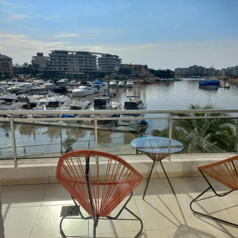 Apart , Departamento condominio en Bahia grande Nordelta con balcon y vista a la bahia , piscina ext