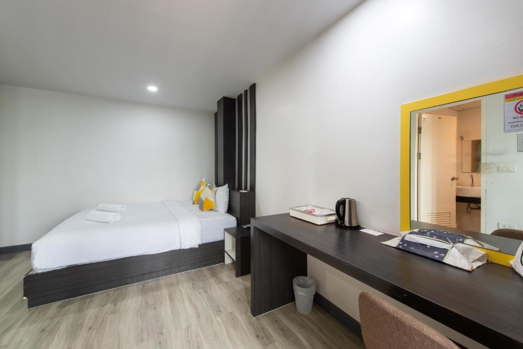 Riski Residence Bangbuathong - Standard Double Room