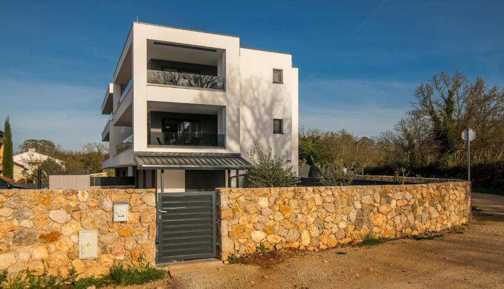 Apartments with parking space Vantacici, Krk - 23582