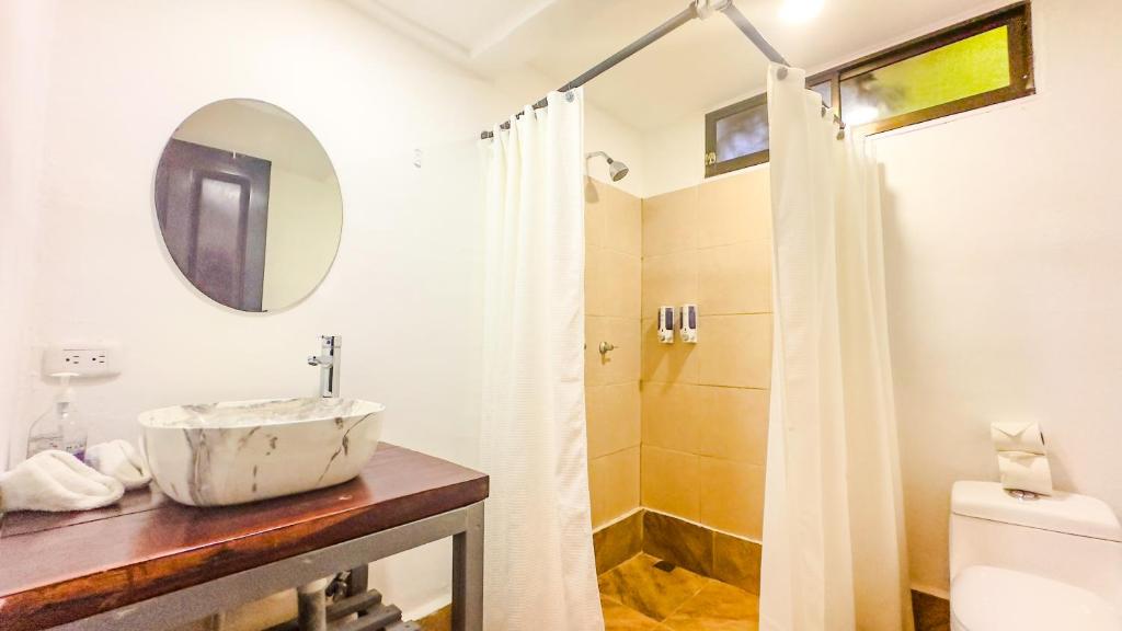 Koupelna v ubytování Mango Moon Villa