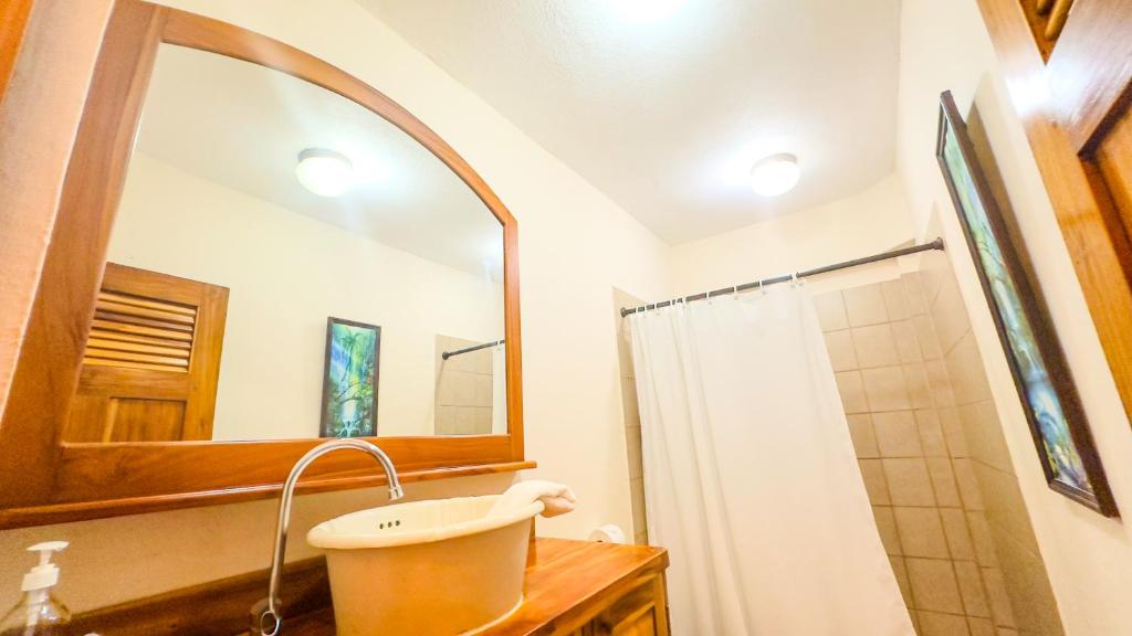 Koupelna v ubytování Mango Moon Villa