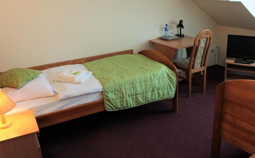 Hotel Dukat - Budget Twin Room