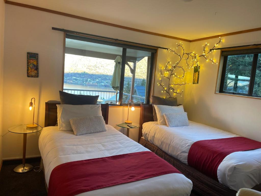 Postel nebo postele na pokoji v ubytování The Embassy B&B