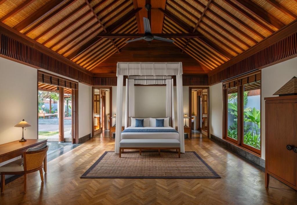 Postel nebo postele na pokoji v ubytování The Sira, a Luxury Collection Resort and Spa, Lombok
