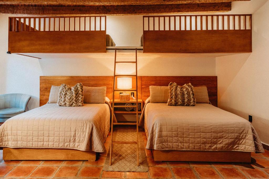 Villa Mosaico - Luxury Lofts - Vierpersoonskamer Met Balkon