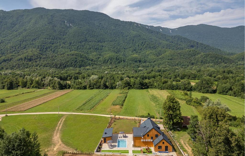 an aerial view of a house in the mountains at Stunning Home In Rizvanusa With Sauna in Rizvanuša