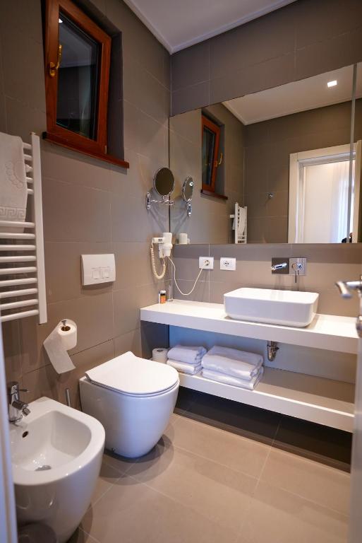 Hotel Theatro- City Center - Deluxe Double Room