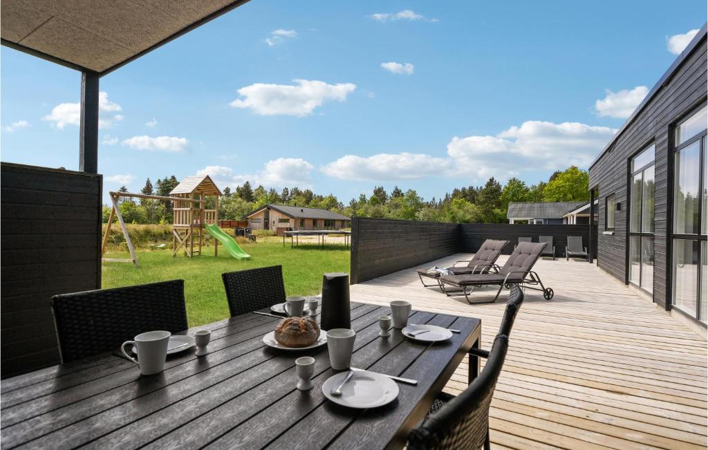 Balkón nebo terasa v ubytování Pet Friendly Home In Nørre Nebel