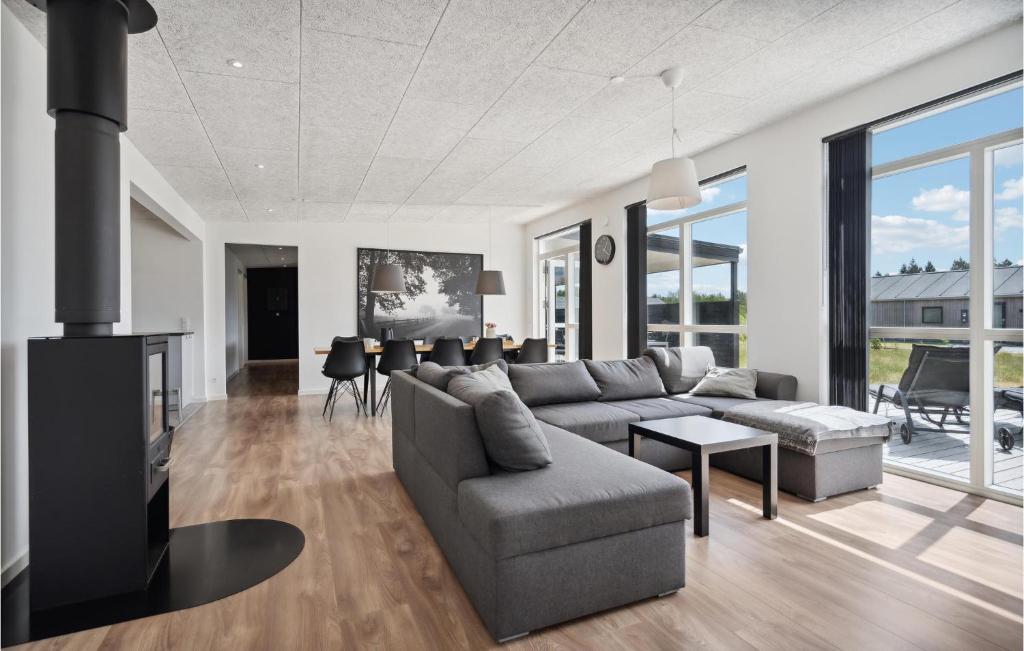 Posezení v ubytování Pet Friendly Home In Nørre Nebel