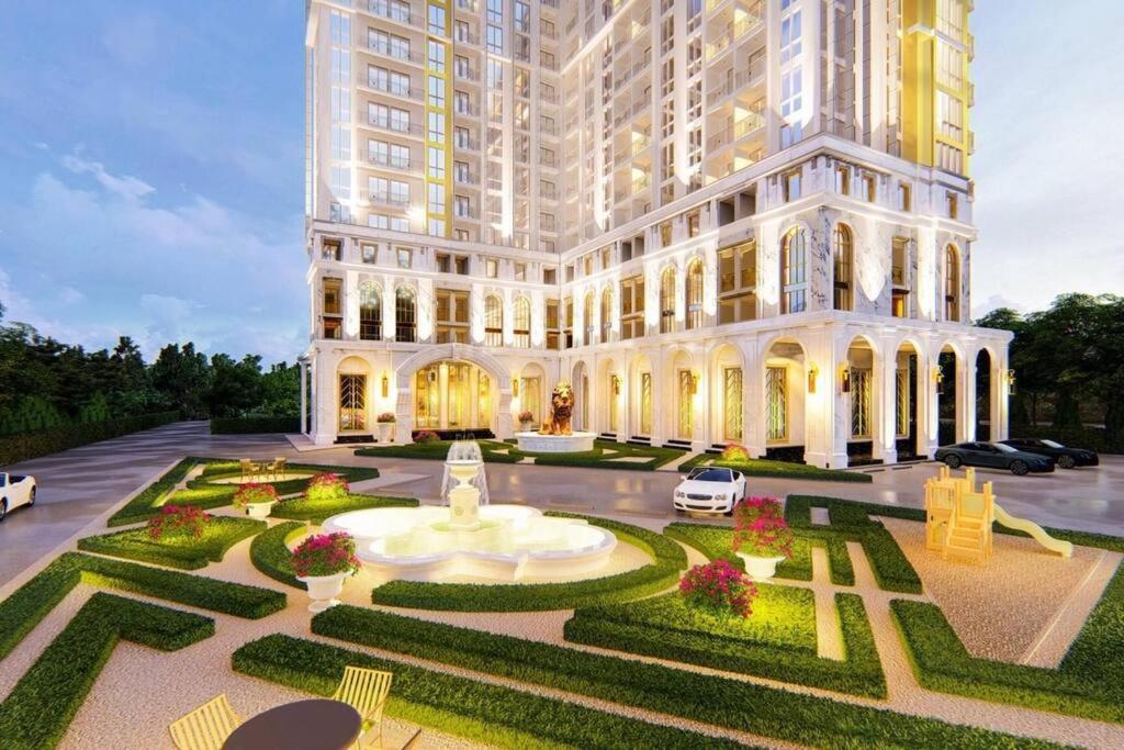 Aed väljaspool majutusasutust Elegant 2 Bed Room Near To Beach - Luxury Stay