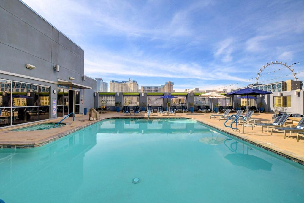 Bazén v ubytování Idyllic Suite - Las Vegas nebo v jeho okolí