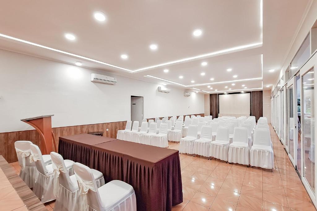 Konferenční prostory v ubytování Urbanview Hotel Tridaya Cisarua Puncak