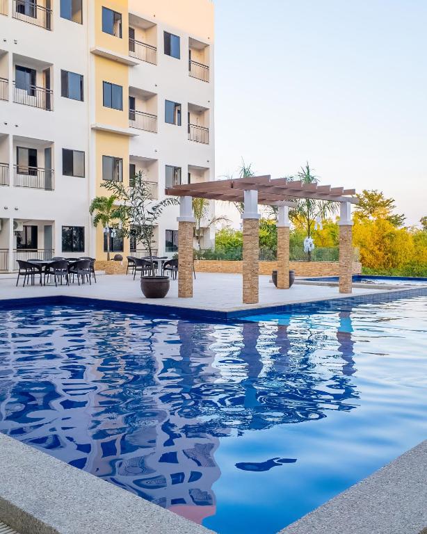 Bazén v ubytování Panglao Vista Suites by SMS Hospitality nebo v jeho okolí