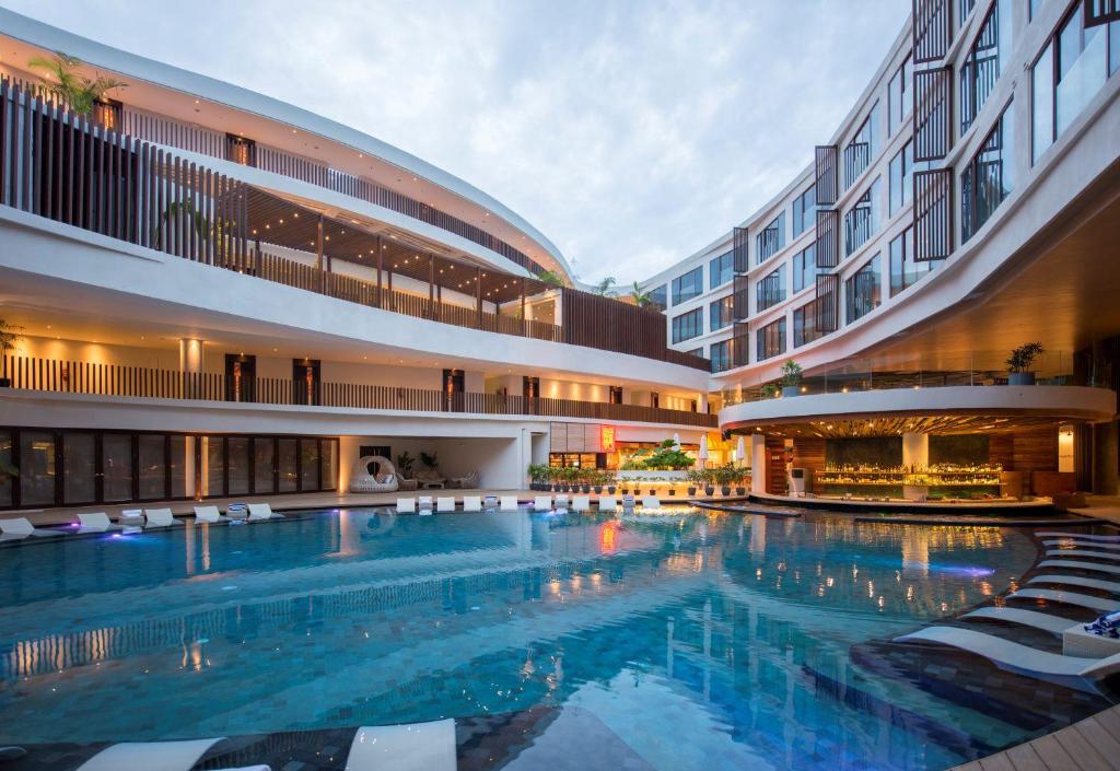 A piscina em ou perto de Hue Hotels and Resorts Boracay Managed by HII