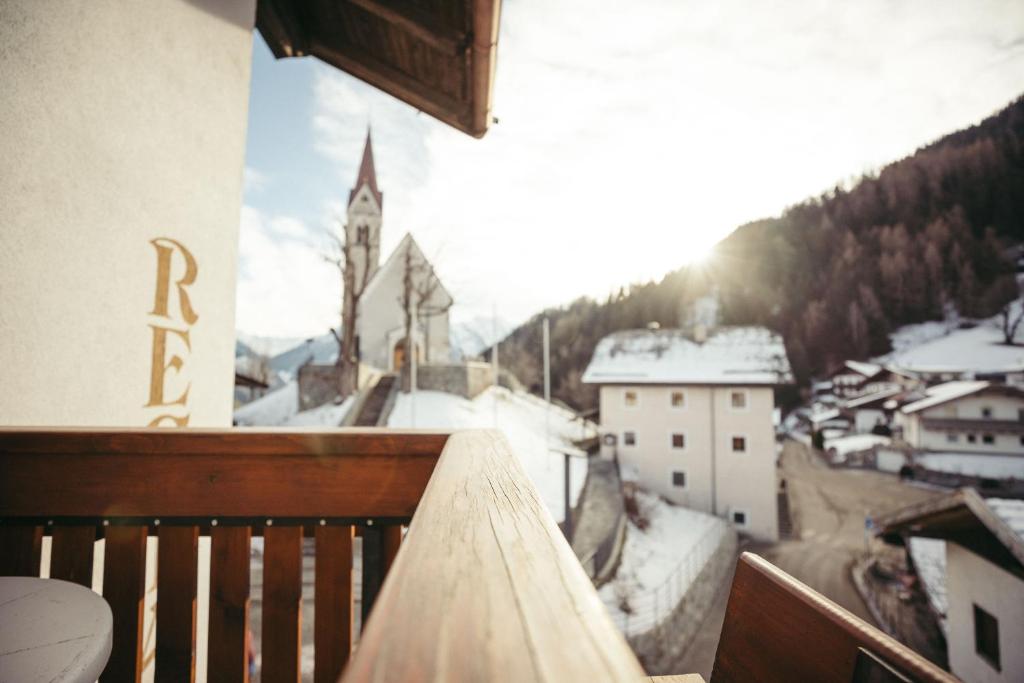 Nespecifikovaný výhled na hory nebo výhled na hory při pohledu z hotelu