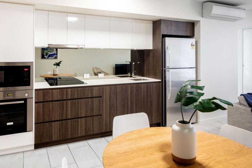 Kuchyň nebo kuchyňský kout v ubytování First Light Mooloolaba, Ascend Hotel Collection