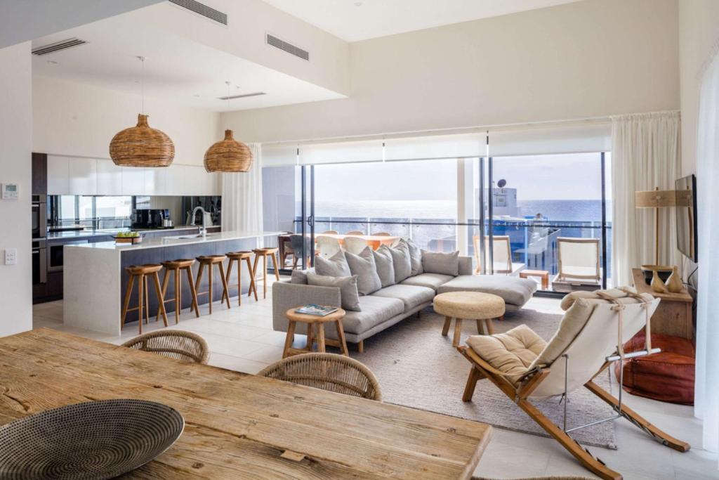 Posezení v ubytování First Light Mooloolaba, Ascend Hotel Collection